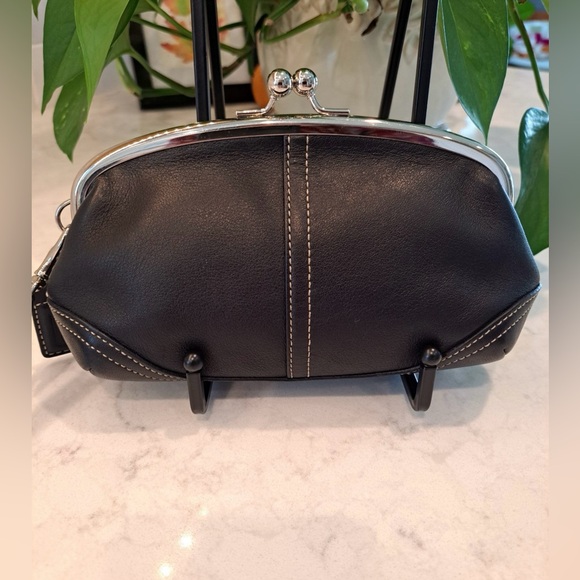Coach Vintage SOHO Kisslock Wristlet. 2004 - Picture 1 of 7